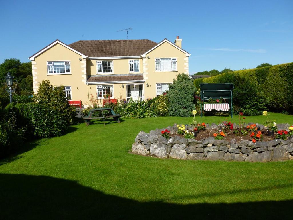 Riverwalk House B&B Oughterard Buitenkant foto