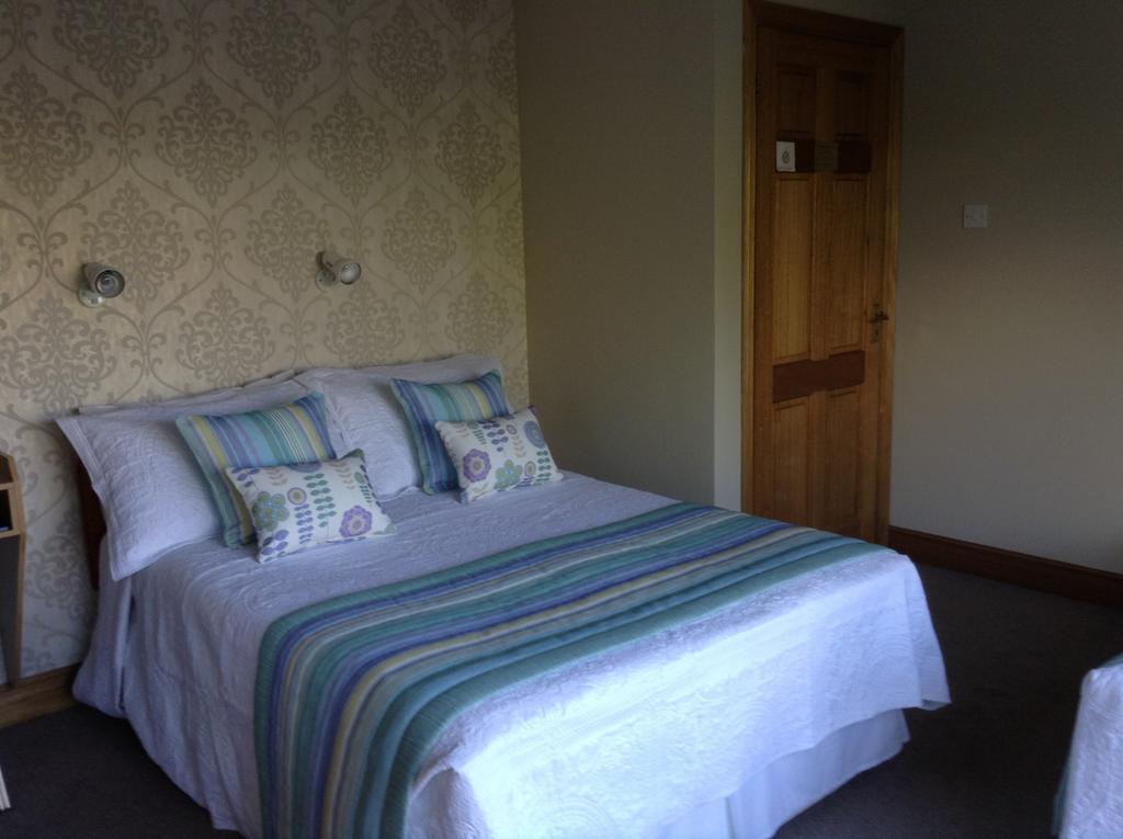 Riverwalk House B&B Oughterard Buitenkant foto